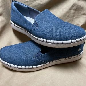 Clarks cloud stepper slip on shoe. Size 10.